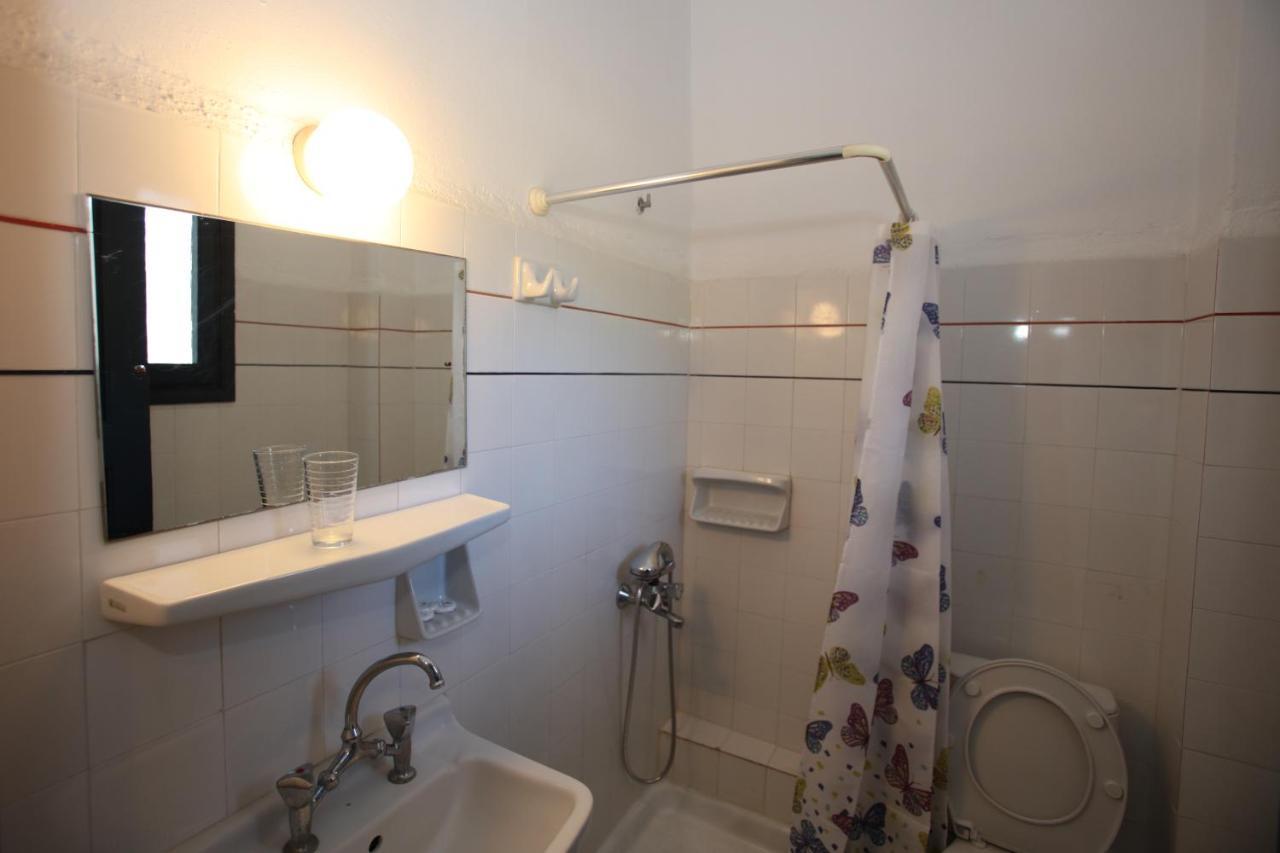 St George Studios & Apartments Батси Экстерьер фото