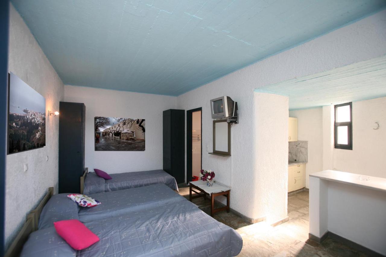 St George Studios & Apartments Батси Экстерьер фото